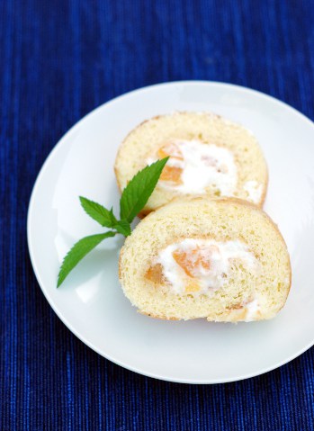 Roll cake